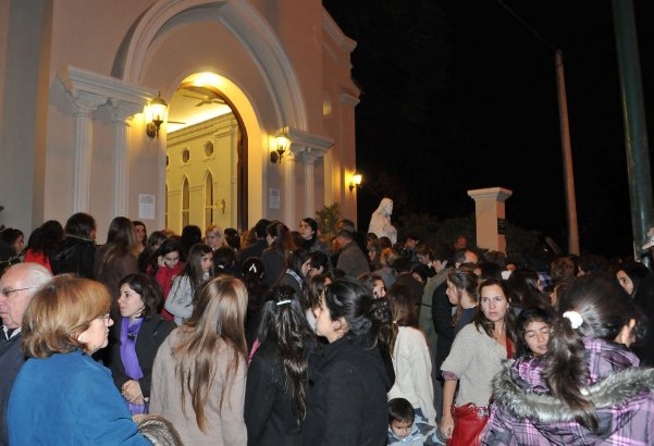 64516_genteamontonada