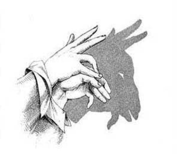 sombras-con-las-manos-en-la-pared