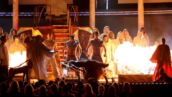 nicki_minaj_grammy_stage_a_l