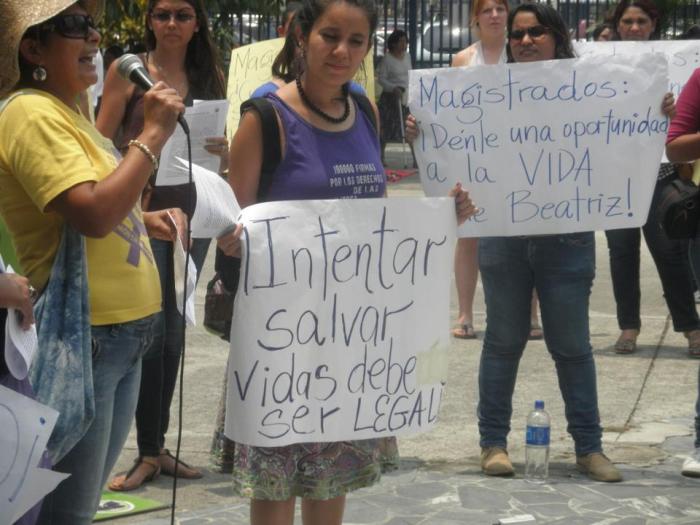 ElSalvadorBeatrizprotest