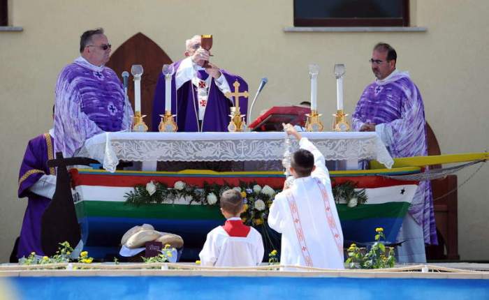 EL PAPA FRANCISCO VISITA LA ISLA DE LAMPEDUSA