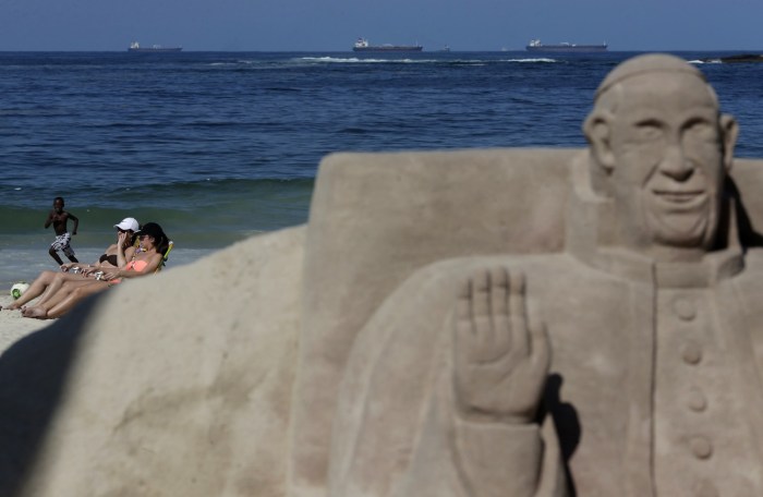 Francesco Copacabana Jul-017-2013 02