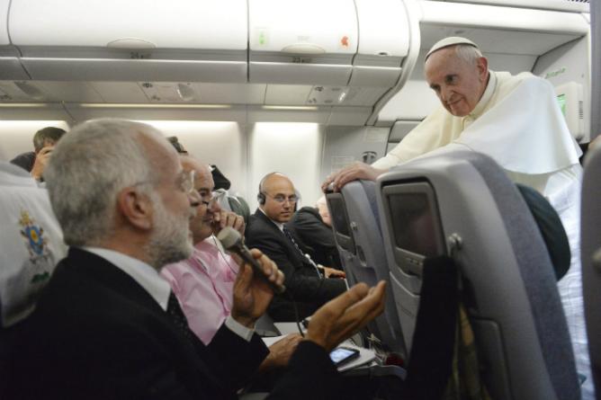 papa-Francisco-avion-vuelta-JMJ-celebrada-Rio-Janeiro