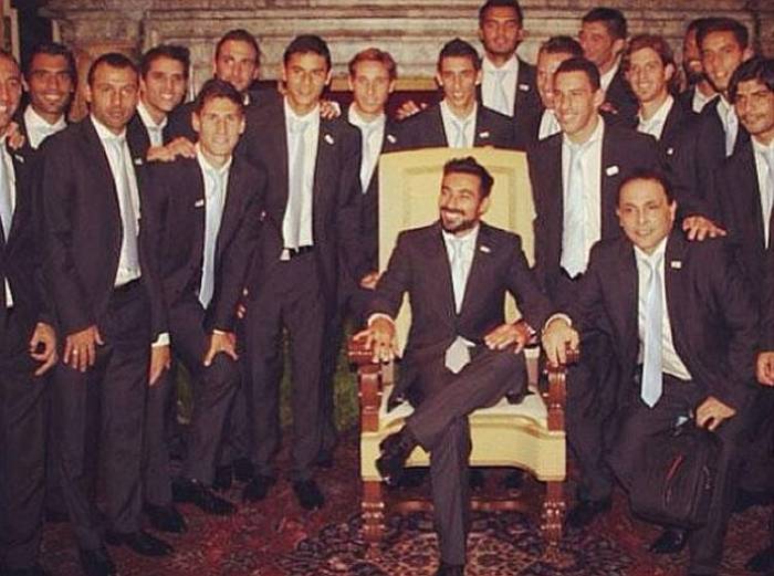 TRONO-Lavezzi-Francisco-Twitter-PochoLavezzi_CLAIMA20130814_0152_14