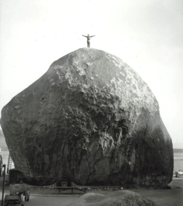 SI ES POR PEDIR... PIDAMOS UNA DE ESTE TAMAÑO!!!