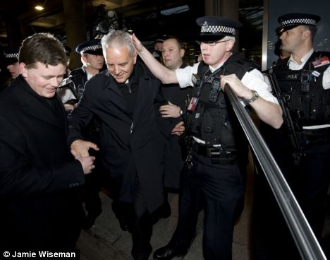 article-1154583-03A96165000005DC-306_468x368