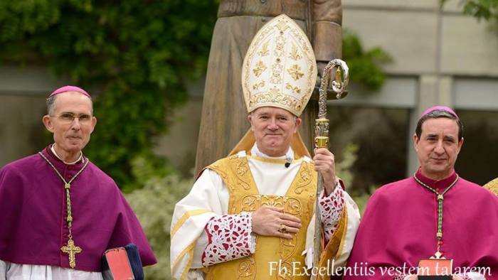 1557525_270760853078332_80075150_n