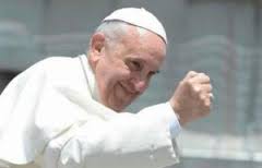 bergoglio puño 1