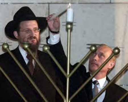 Putin Menorah