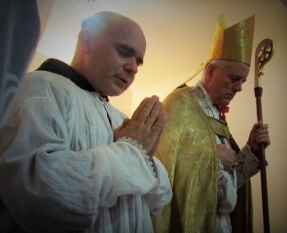 Mons. williamson y Don Tomás