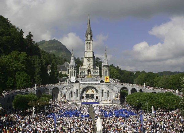SANTUARIO LOURDES.jpg