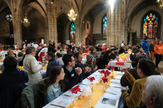 barbarin-lyon-lunch-in-church5.png